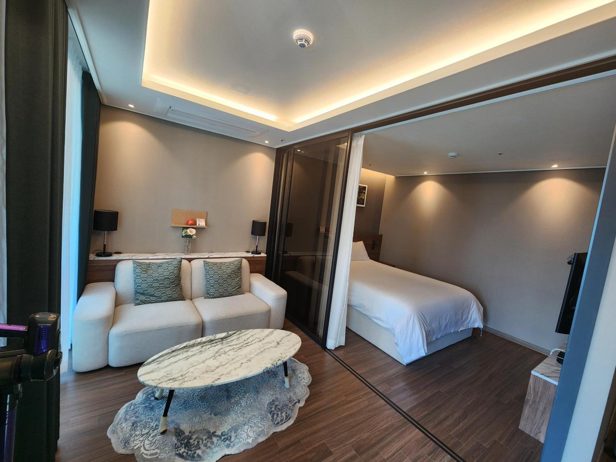 Sienna Ambassador Residence Busan Esterno foto